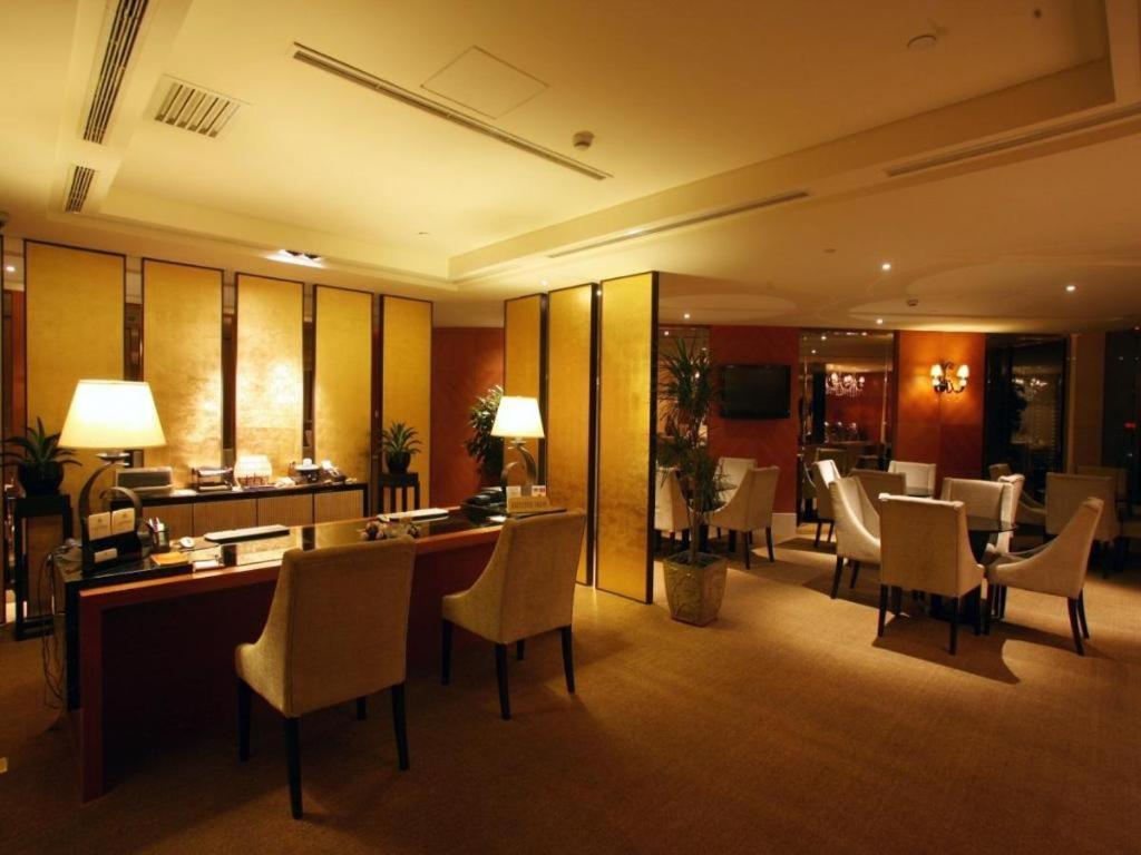 Huana Hotel Minhang Shanghai Exteriör bild