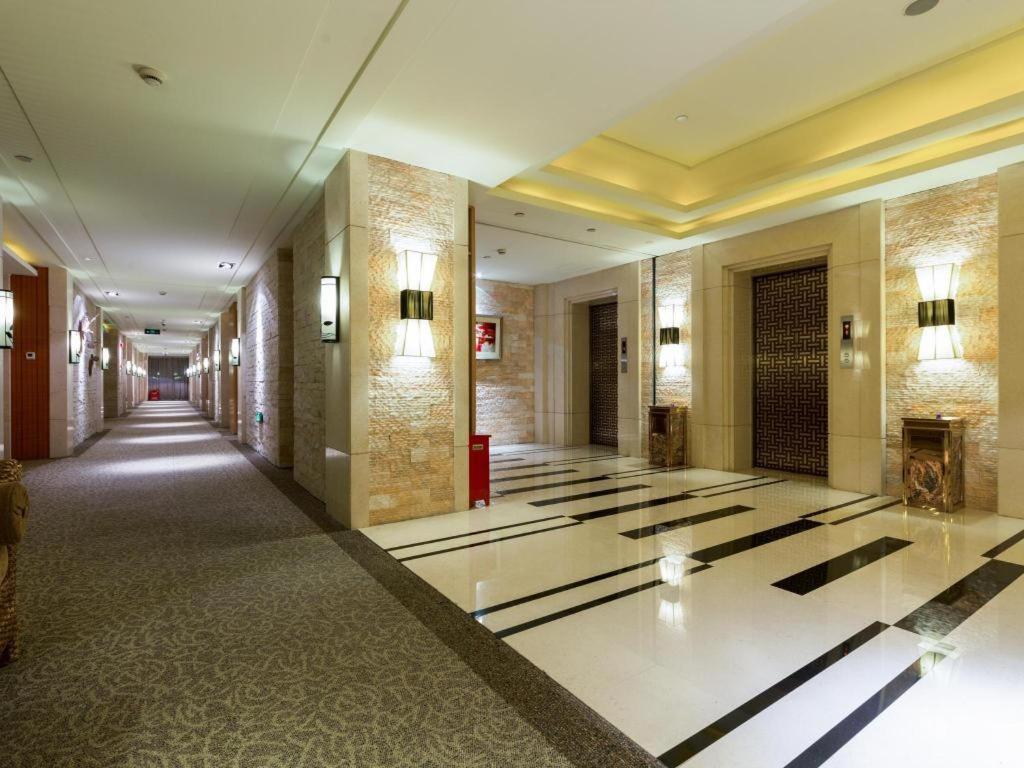 Huana Hotel Minhang Shanghai Exteriör bild