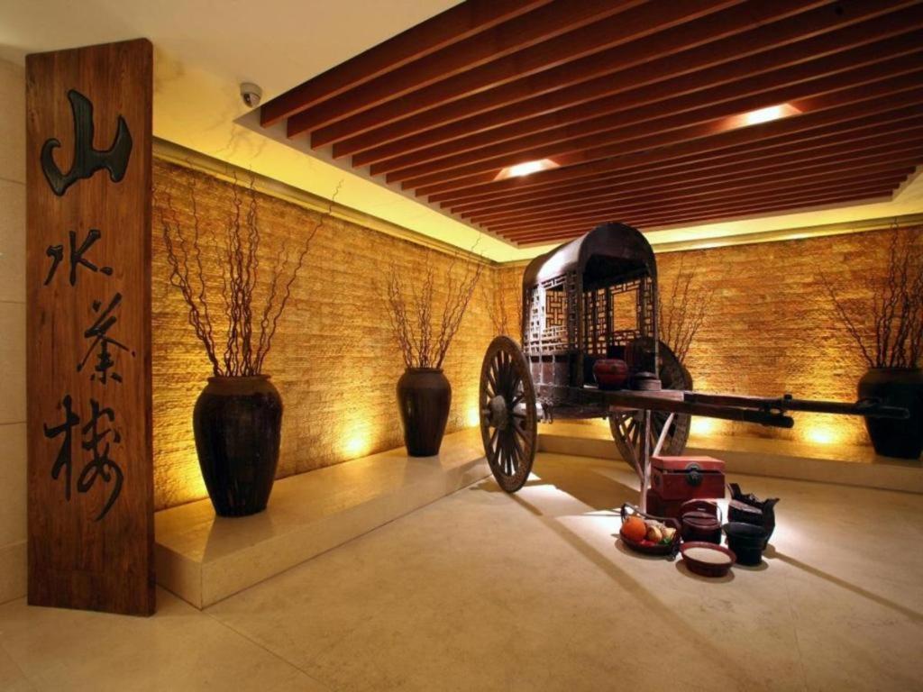 Huana Hotel Minhang Shanghai Exteriör bild