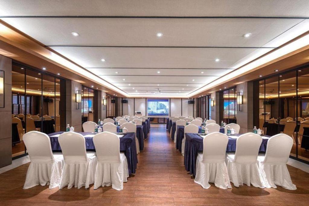 Huana Hotel Minhang Shanghai Exteriör bild