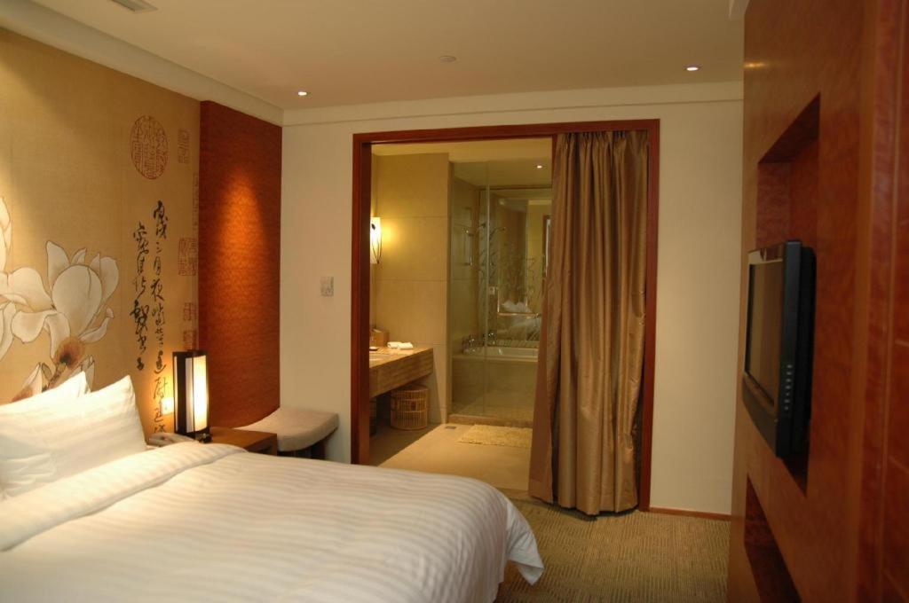 Huana Hotel Minhang Shanghai Exteriör bild
